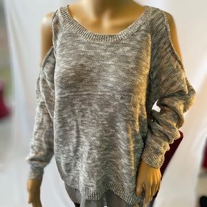 torrid gray cold shoulder heathered sweater with sheer underlay size 0